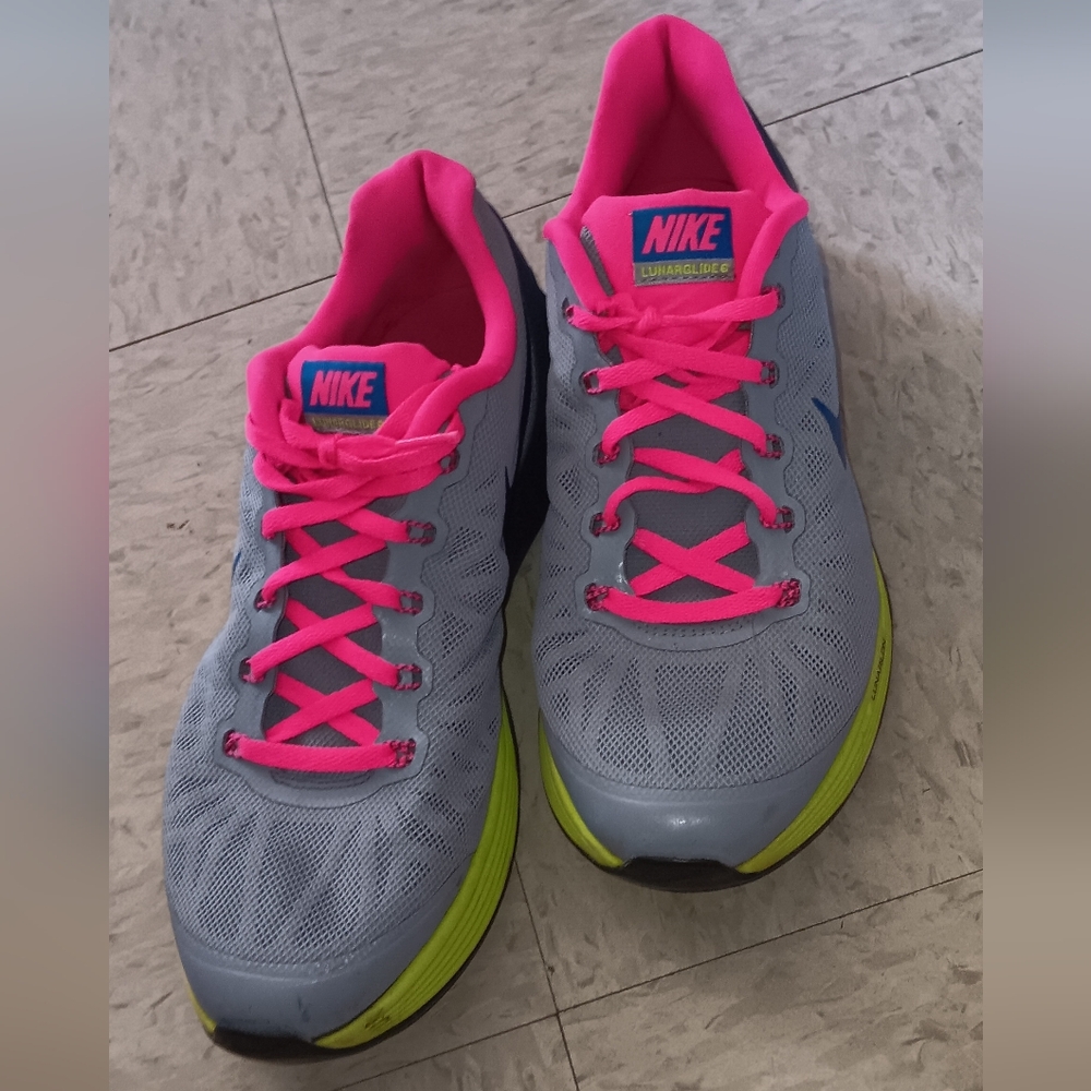 Womans Nikes